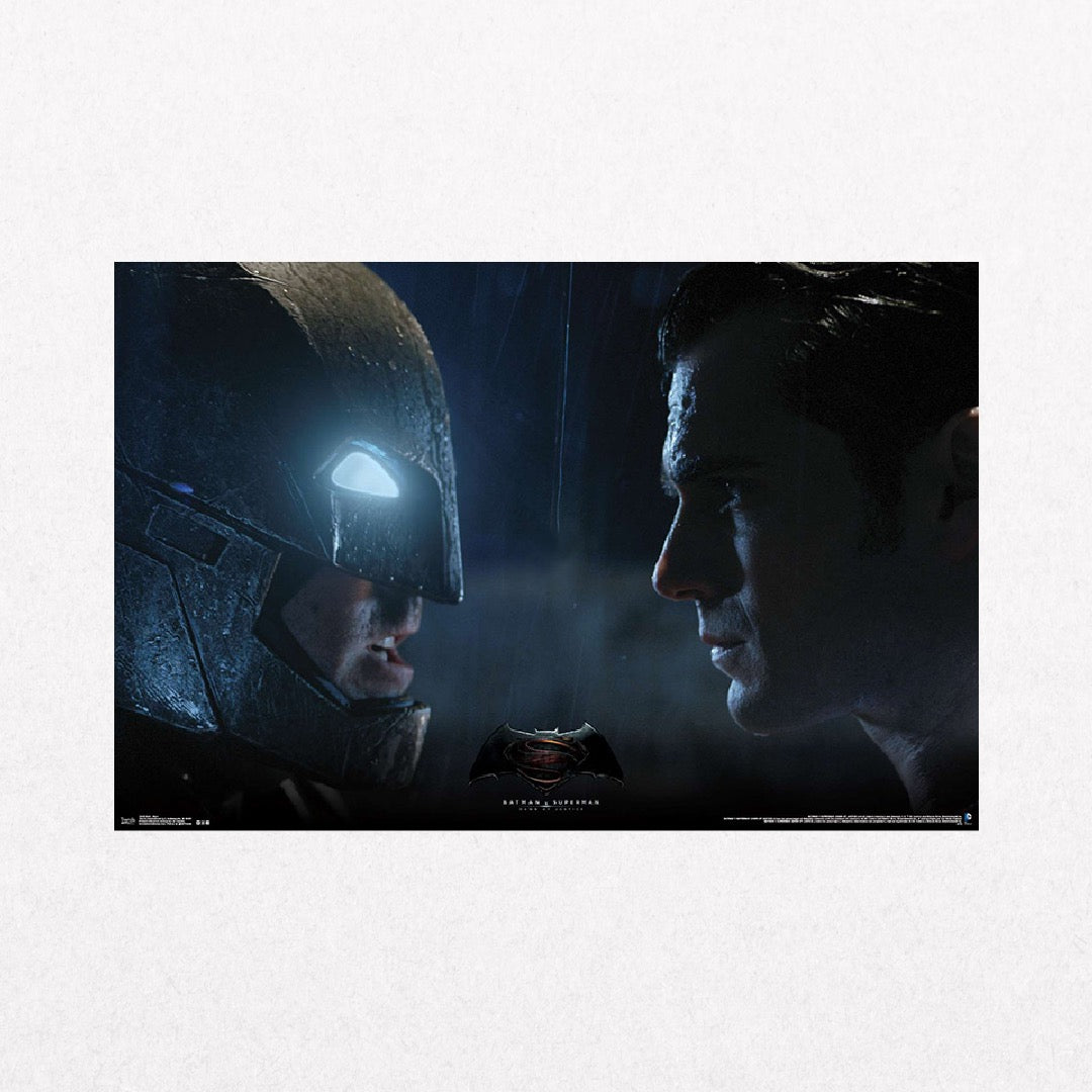 DC Comics Batman vs. Superman - Stare