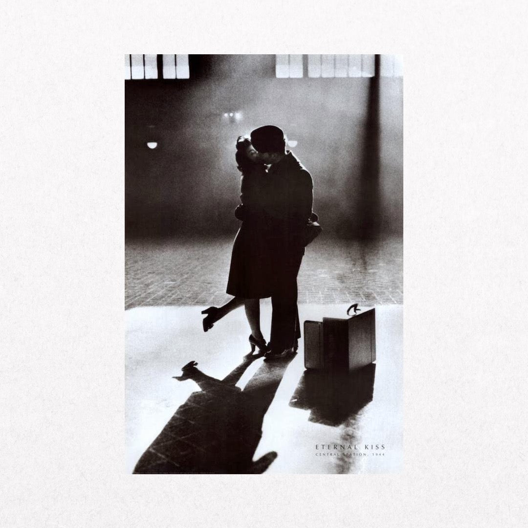 Eternal Kiss - Central Station 1944